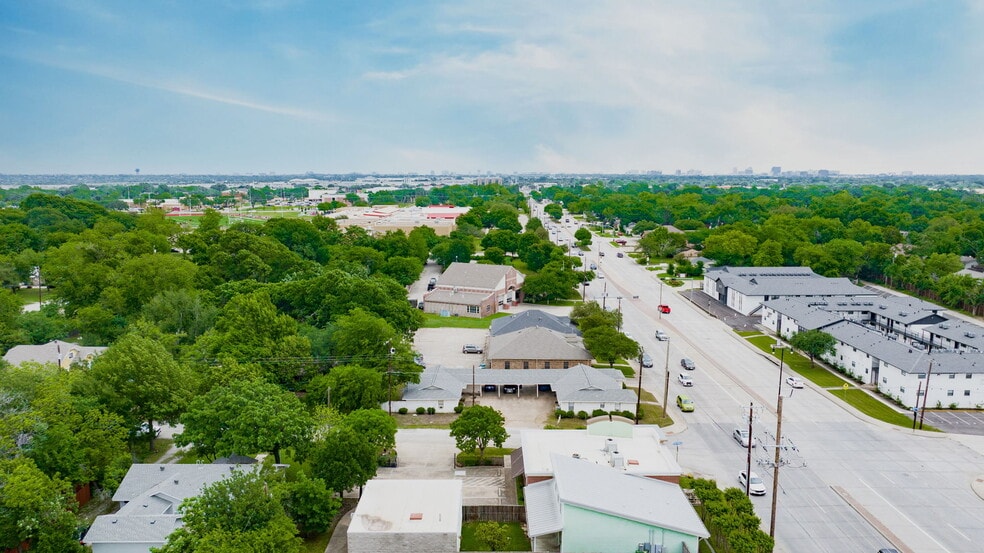 More Photos Of 1515 E Belt Line Rd, Carrollton Office Residential For Sale