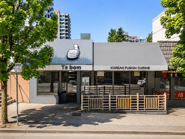 More Photos Of 1536 Robson St, Vancouver Storefront For Sale