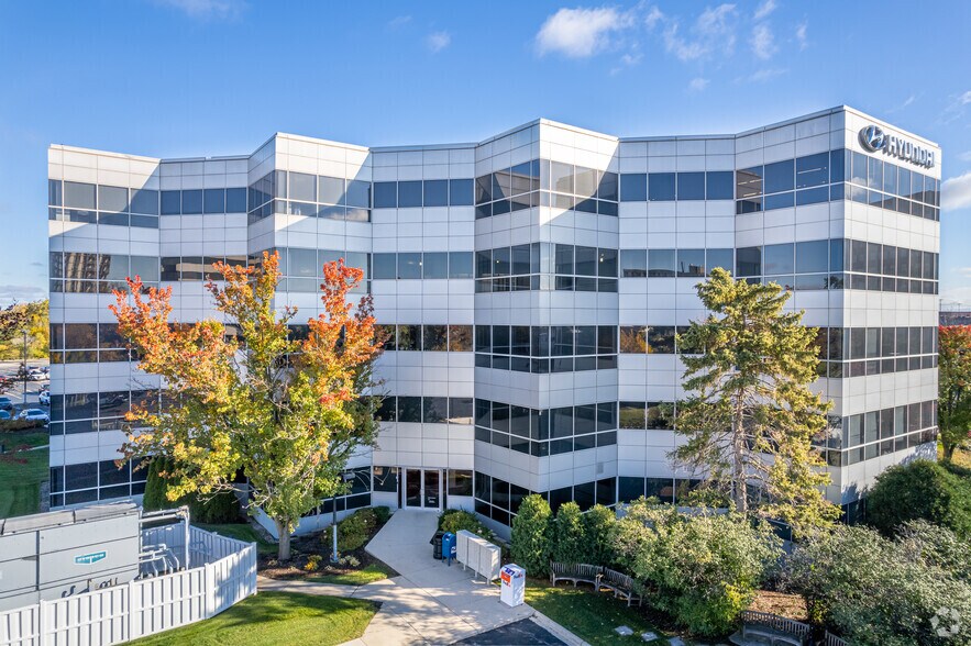 More Photos Of 2 Transam Plaza Dr, Oakbrook Terrace Office For Lease