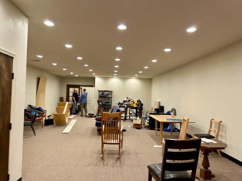 More Photos Of 4404-4416 W Houston St, Broken Arrow Medical For Sale