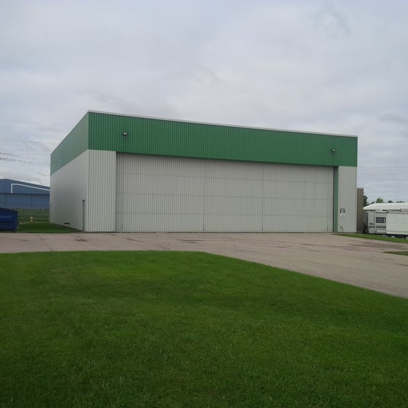 Primary Photo Of 4881 Fountain St N, Breslau Airplane Hangar For Sale