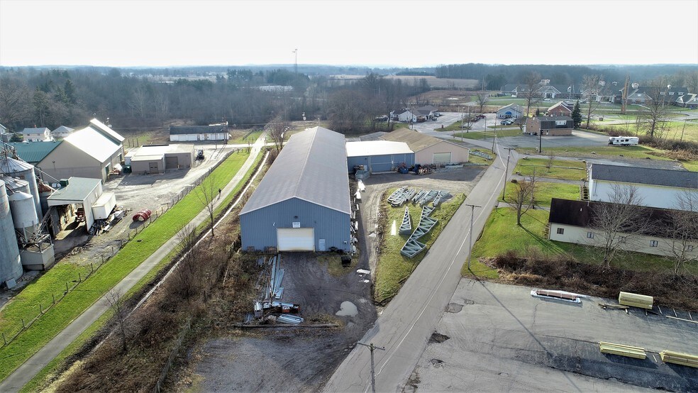 More Photos Of 410 Lisbon St, Canfield Warehouse For Lease