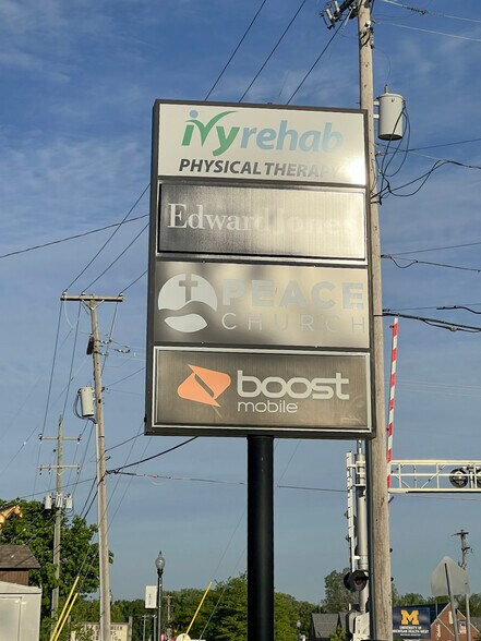 More Photos Of 703-707 W Superior St, Wayland Freestanding For Lease