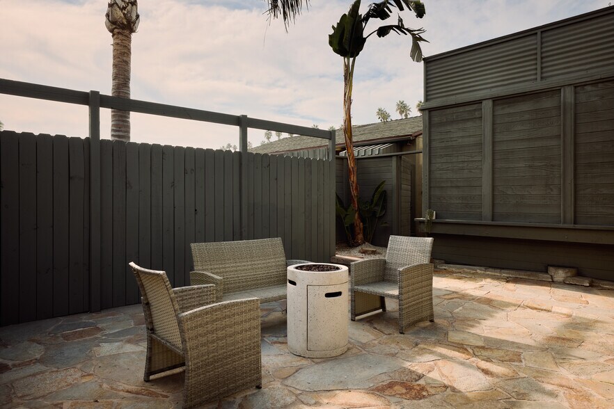 More Photos Of 1434 McDuff St, Los Angeles Apartments For Sale