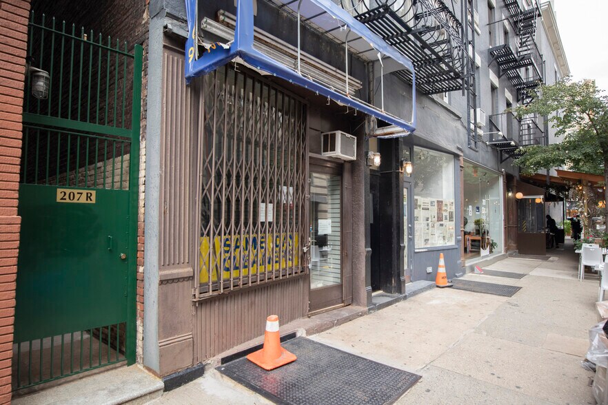 More Photos Of 205 W 20th St, New York Apartments For Lease
