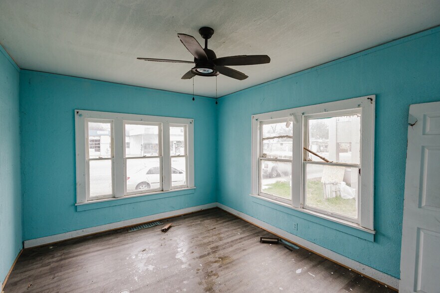 More Photos Of 123 E Madison Ave, Arkansas City Apartments For Sale
