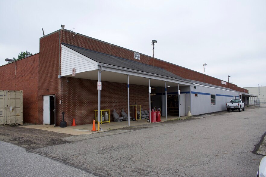 More Photos Of 866-898 W Wilbeth Rd, Akron Storefront For Sale