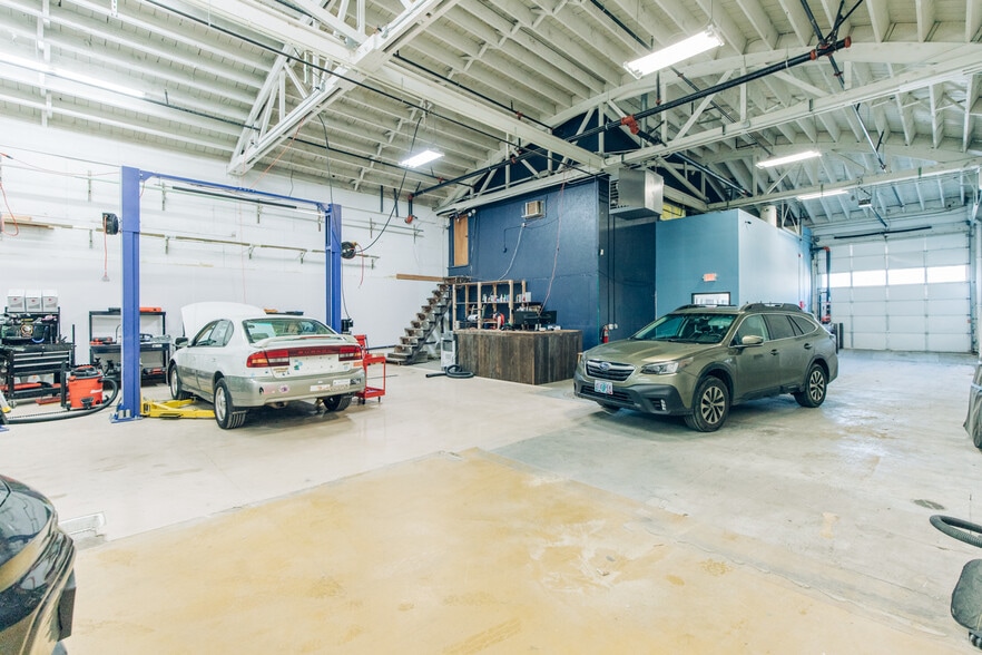 More Photos Of 1001 SE Division St, Portland General Retail For Sale