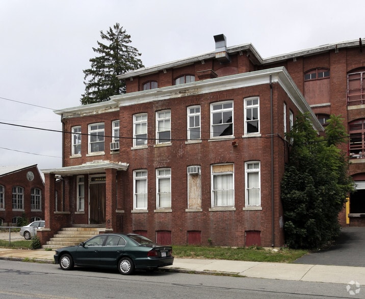 More Photos Of 305 Nash Rd, New Bedford Office For Lease