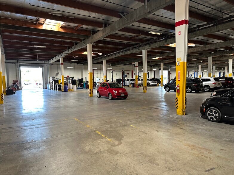 More Photos Of 12910 Mulberry Dr, Whittier Distribution For Lease