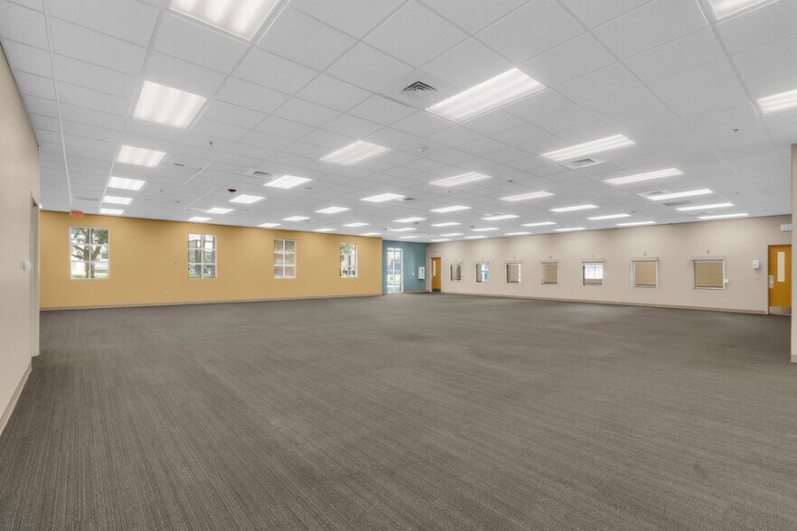 More Photos Of 1201 E Oak St, Kissimmee Office For Sale