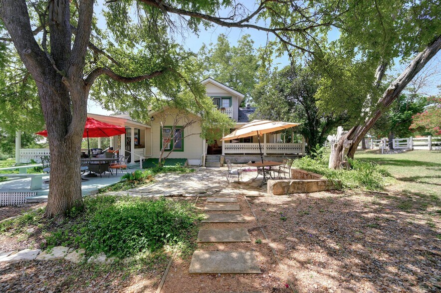 More Photos Of 23351 Ranch to Market 150 rd, Driftwood Specialty For Sale