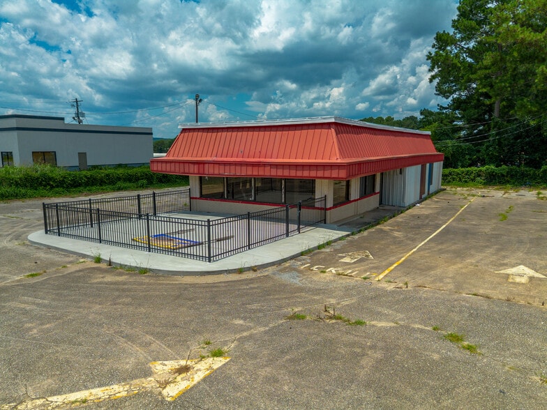 Primary Photo Of 4145 Fulton Industrial Blvd, Atlanta Fast Food For Lease