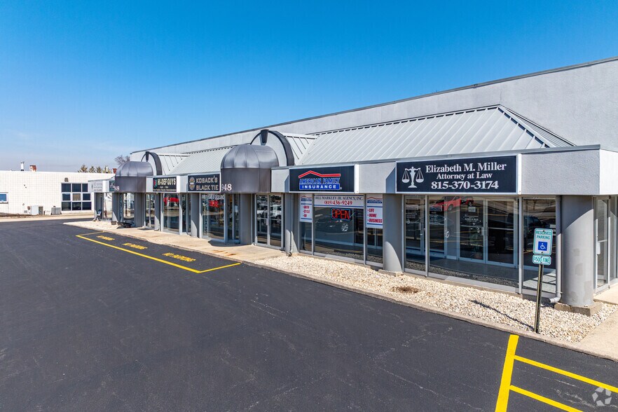 More Photos Of 1948 Essington Rd, Joliet Storefront For Sale