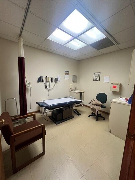 More Photos Of 501 Great Rd, North Smithfield Medical For Sale