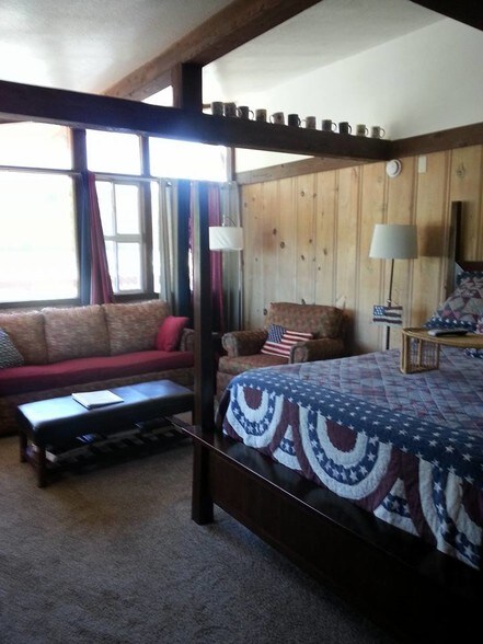 More Photos Of 103 Beach Blvd, Rockaway Beach Hotel For Sale