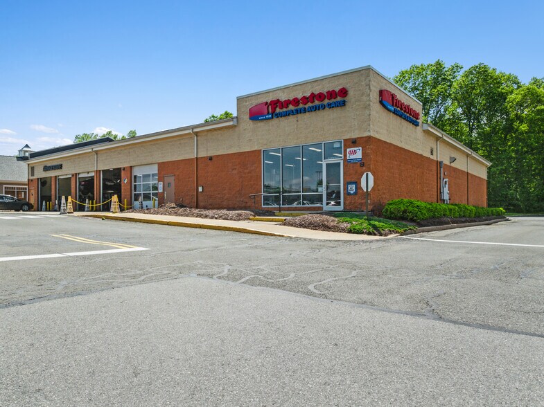 More Photos Of 271-421 Cottage Grove Rd, Bloomfield Unknown For Lease