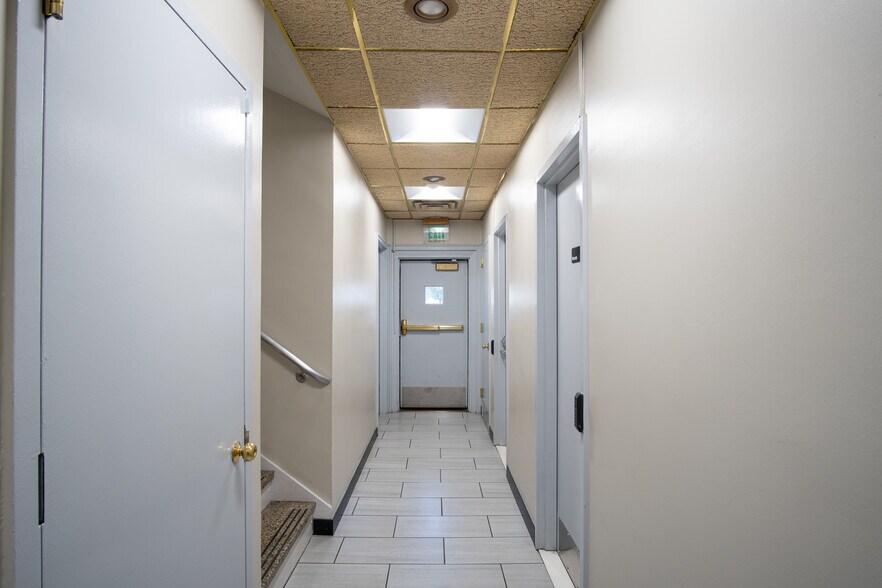 More Photos Of 265 Sunrise Hwy, Rockville Centre Office For Lease