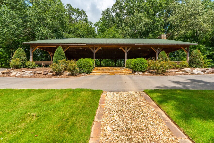 More Photos Of 565 Owens Gin Rd NE, Calhoun Lodge Meeting Hall For Sale