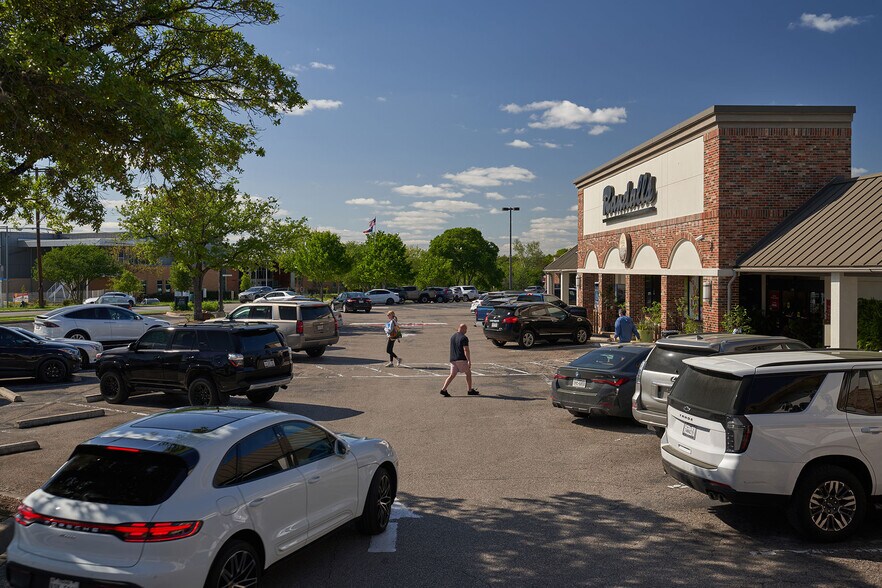 More Photos Of 2727 Exposition Blvd, Austin General Retail For Sale