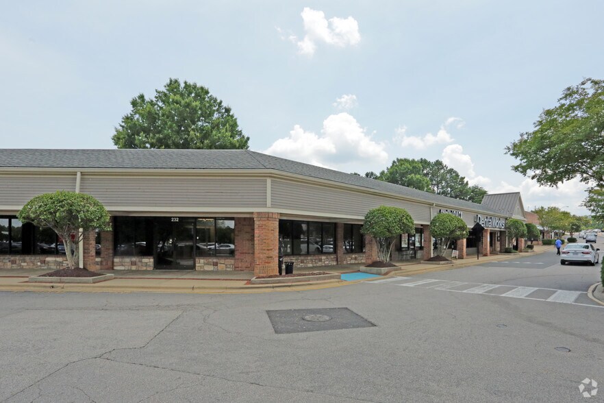 More Photos Of 213-450 Crossroads Blvd, Cary General Retail For Lease