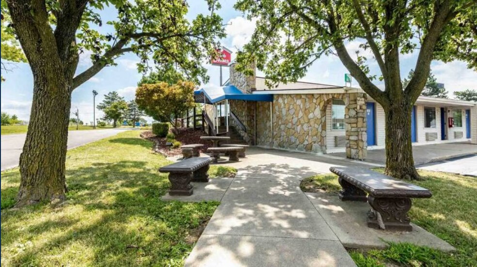More Photos Of 555 N Trimble Rd, Mansfield Hotel For Sale