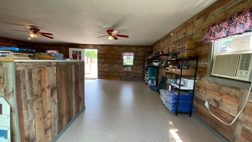 More Photos Of 206 Service Rd, Parksville Office For Sale