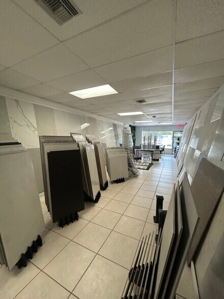 More Photos Of 3100 Tamiami Trl N, Naples Storefront Retail Office For Lease