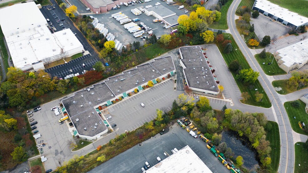More Photos Of 7115-7149 Shady Oak Rd, Eden Prairie Light Manufacturing For Lease