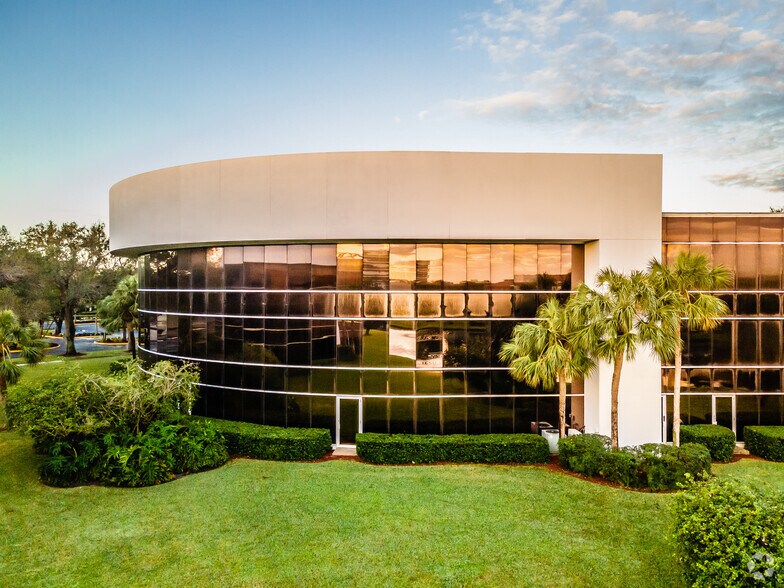 More Photos Of 580 Village Blvd, West Palm Beach Medical For Lease