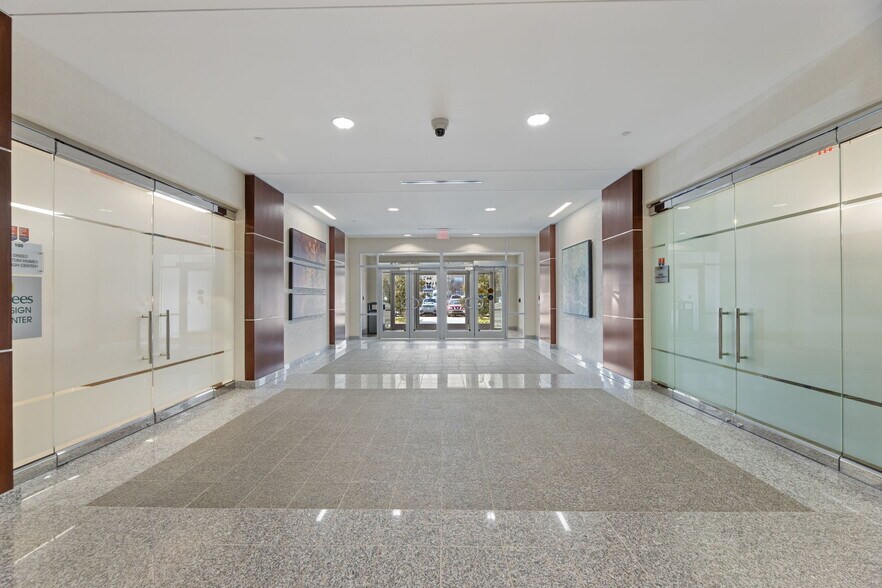 More Photos Of 6225 N State Highway 161, Irving Office For Lease