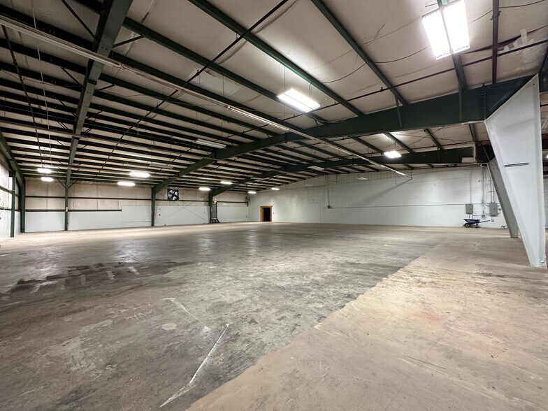 Primary Photo Of 100 Aiken St, Cartersville Manufacturing For Lease