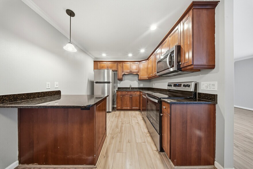 More Photos Of 2309 Manatee Ave W, Bradenton Apartments For Sale