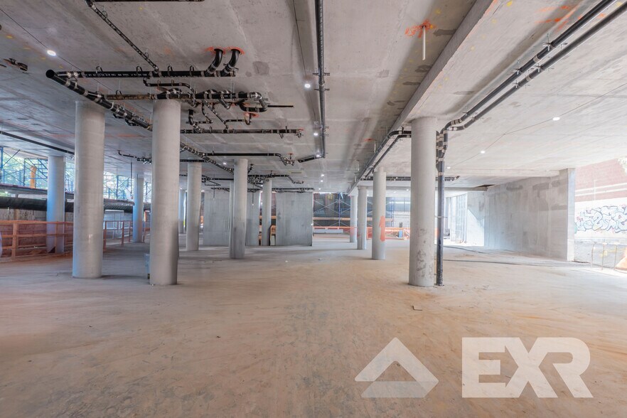 More Photos Of 11-14 35th Ave, Long Island City Warehouse For Lease