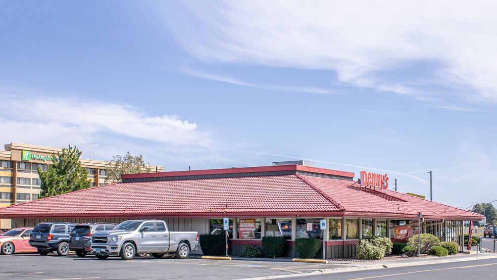 More Photos Of 2306 E Lucky Ln, Flagstaff Restaurant For Sale