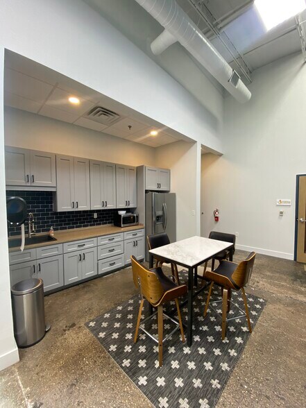 More Photos Of 1859 Summerville Ave, Charleston Office For Lease