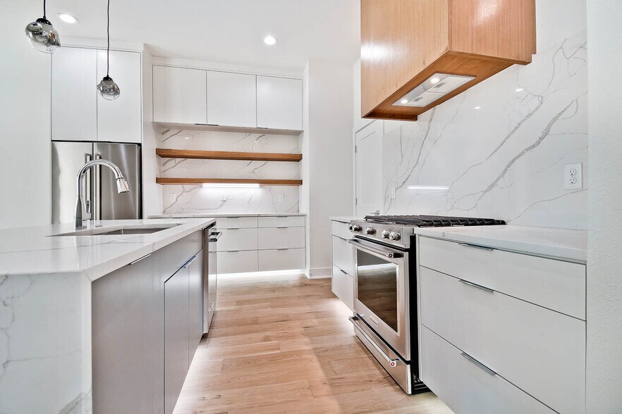 More Photos Of 204 9th St, Bentonville Apartments For Sale