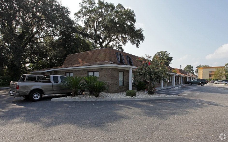 More Photos Of 8400-8420 Abercorn St, Savannah Medical For Lease