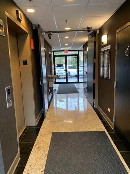 More Photos Of 519 N Cass Ave, Westmont Medical For Lease