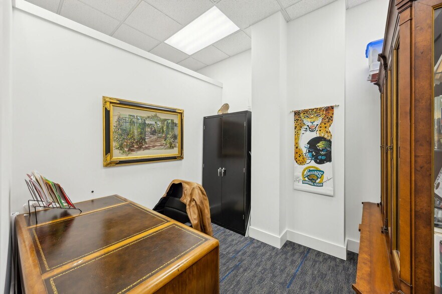 More Photos Of 961687 Gateway Blvd, Fernandina Beach Medical For Sale