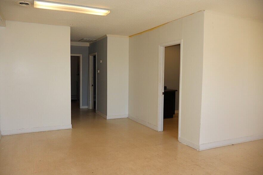 More Photos Of 501 Plaza Dr, Enterprise Storefront Retail Office For Sale