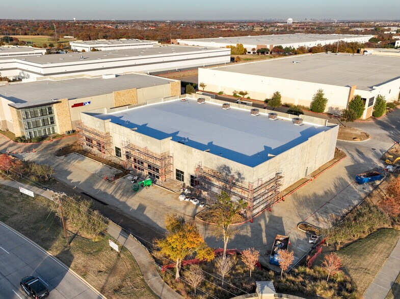 More Photos Of 1100 Lakeside Parkway, Flower Mound Industrial For Lease