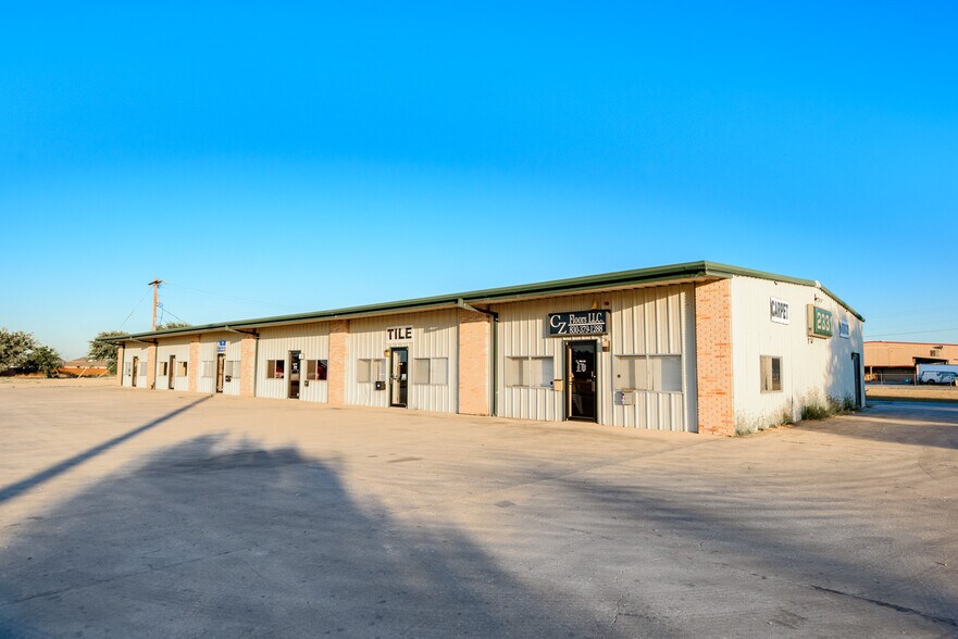 More Photos Of 2331 N Hwy 46, Seguin Light Distribution For Lease