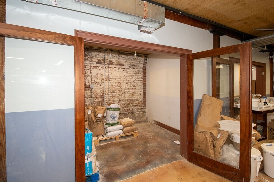 More Photos Of 912 Lady St, Columbia Office For Sale