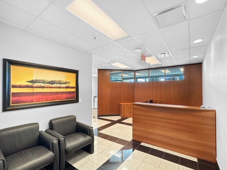 More Photos Of 396 11th Ave SW, Calgary Office For Sale