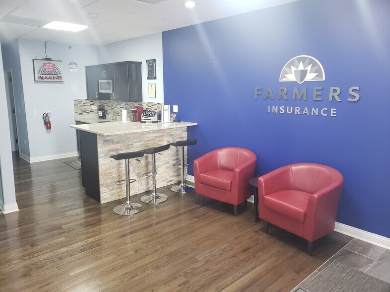 More Photos Of 710 Higgins Rd, Park Ridge Office Residential For Lease