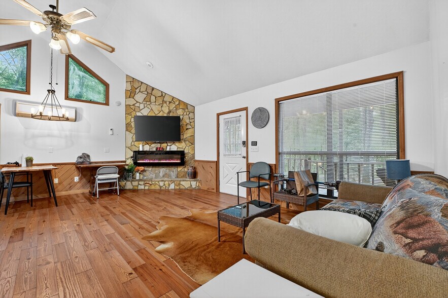 More Photos Of 77 Alpine Way, Blairsville Hotel For Sale