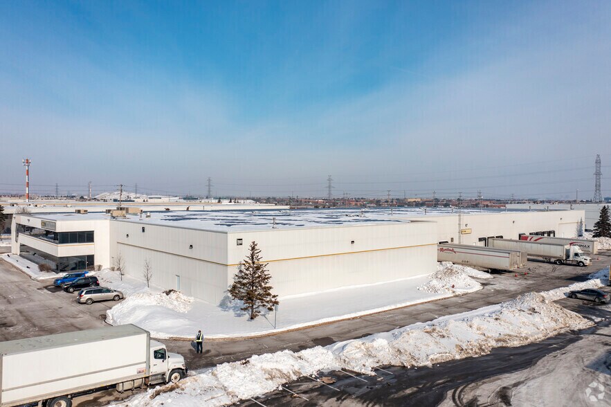 More Photos Of 520 Abilene Dr, Mississauga Warehouse For Lease