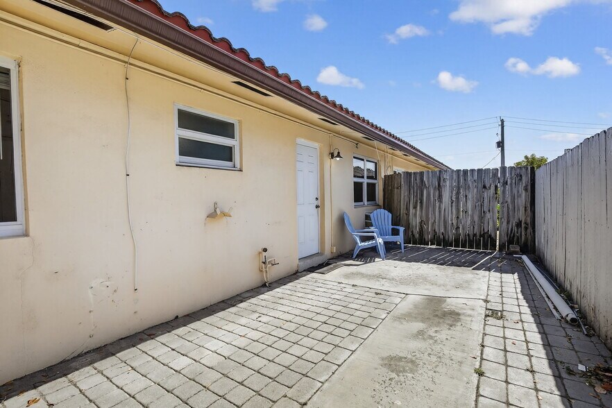 More Photos Of 4825 NE 23rd Ave, Fort Lauderdale Apartments For Sale