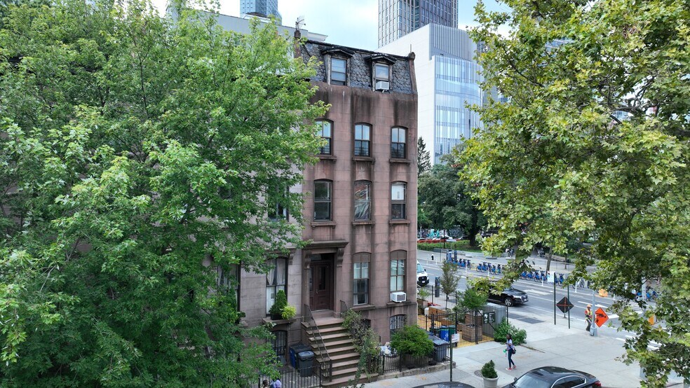 More Photos Of 92 Fort Greene Pl, Brooklyn Apartments For Sale